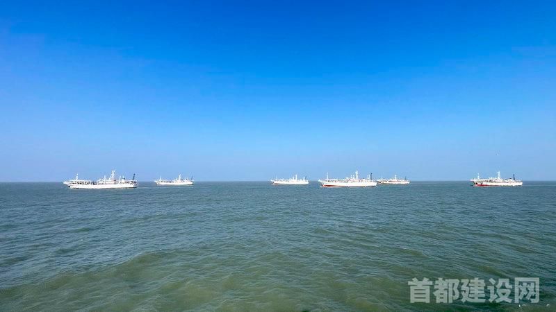 水產集團遠洋魷魚釣船啟航